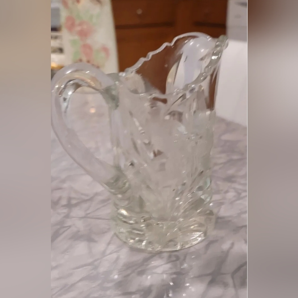 Vintage Heavy Small Crystal Creamer Pitcher Glass With Starburst Design E101-13